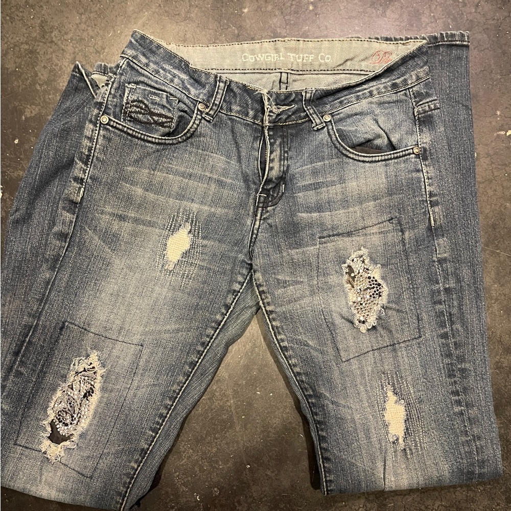 Cowgirl Tuff 27/33